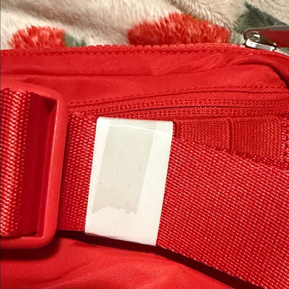 Lululemon Vibrant True Red Unisex Belt Bag - Picture 4 of 7